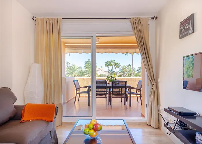דירה Fantastic 80m From The Beach!
