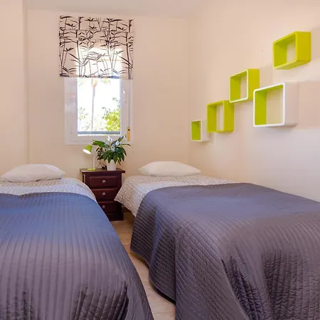 Fantastic 80m From The Beach!