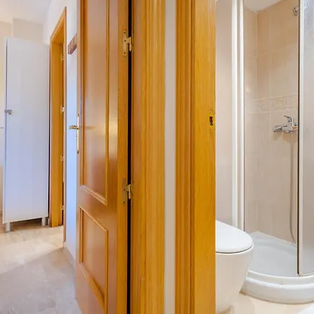 Fantastic 80m From The Beach! *