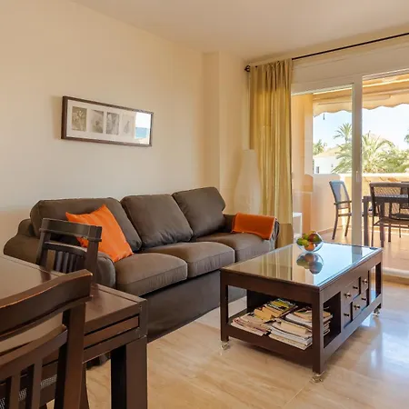 Fantastic 80m From The Beach!