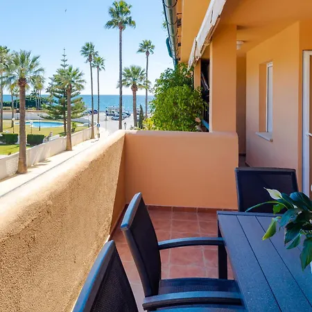 Fantastic 80m From The Beach! Apartment *